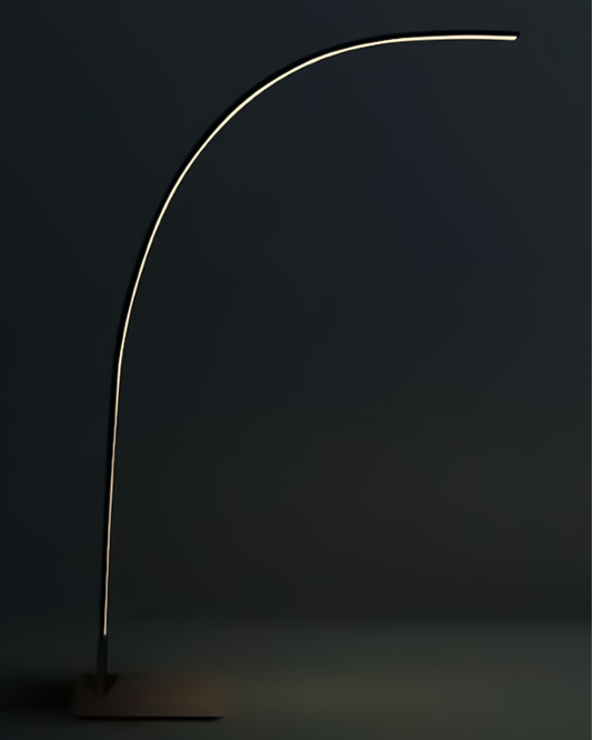 Lámpara de pie LED minimalista con diseño curvo y luz cálida en fondo oscuro.