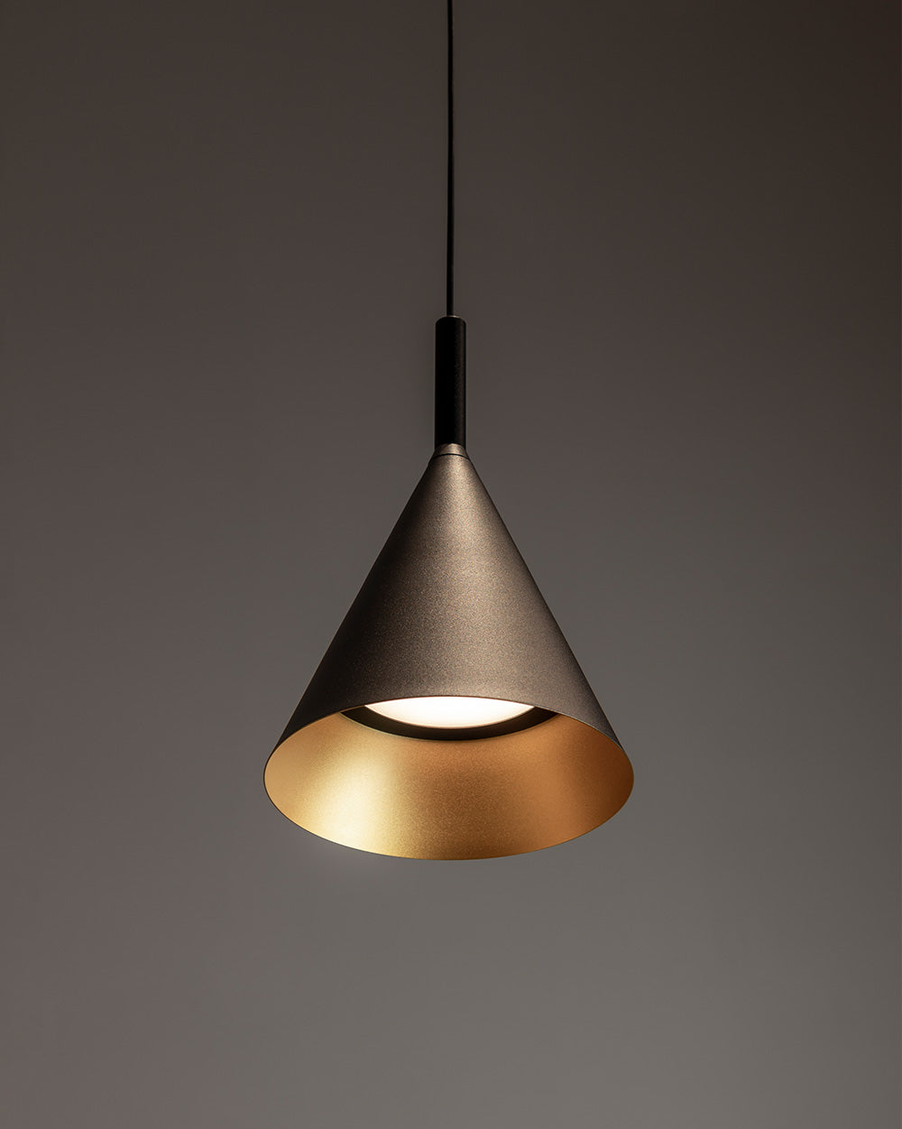 Lámpara colgante cónica negra y dorada, iluminación moderna, Birot MX boutique