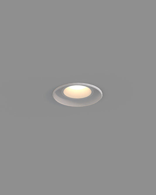 Luz empotrable de techo blanco con diseño minimalista, iluminación interior moderna.