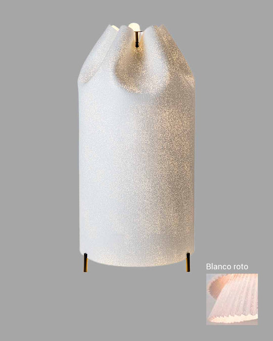 Lámpara de piso escultural Agasallo grande en malla de acero inoxidable blanco roto.