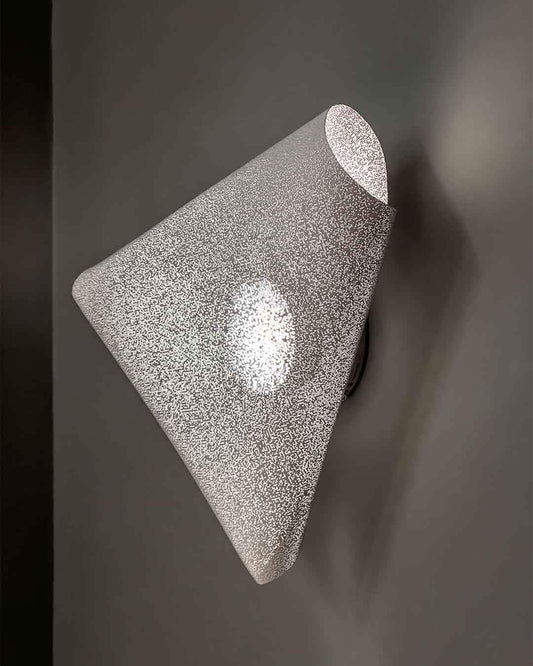 Aplique de pared moderno de cono texturizado en gris, iluminación decorativa Birot MX