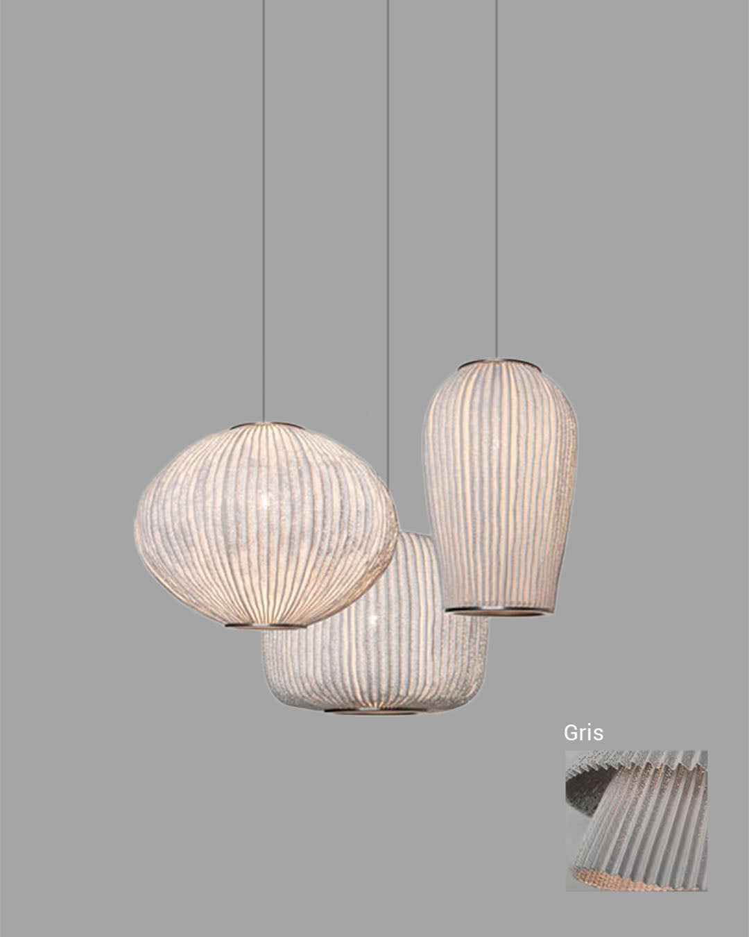 Lámparas colgantes de diseño moderno color gris, pantallas estriadas para iluminación decorativa.