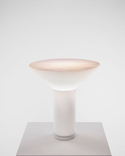 Lámpara de mesa Era de a-emotional light diseño moderno en vidrio soplado artesanal.