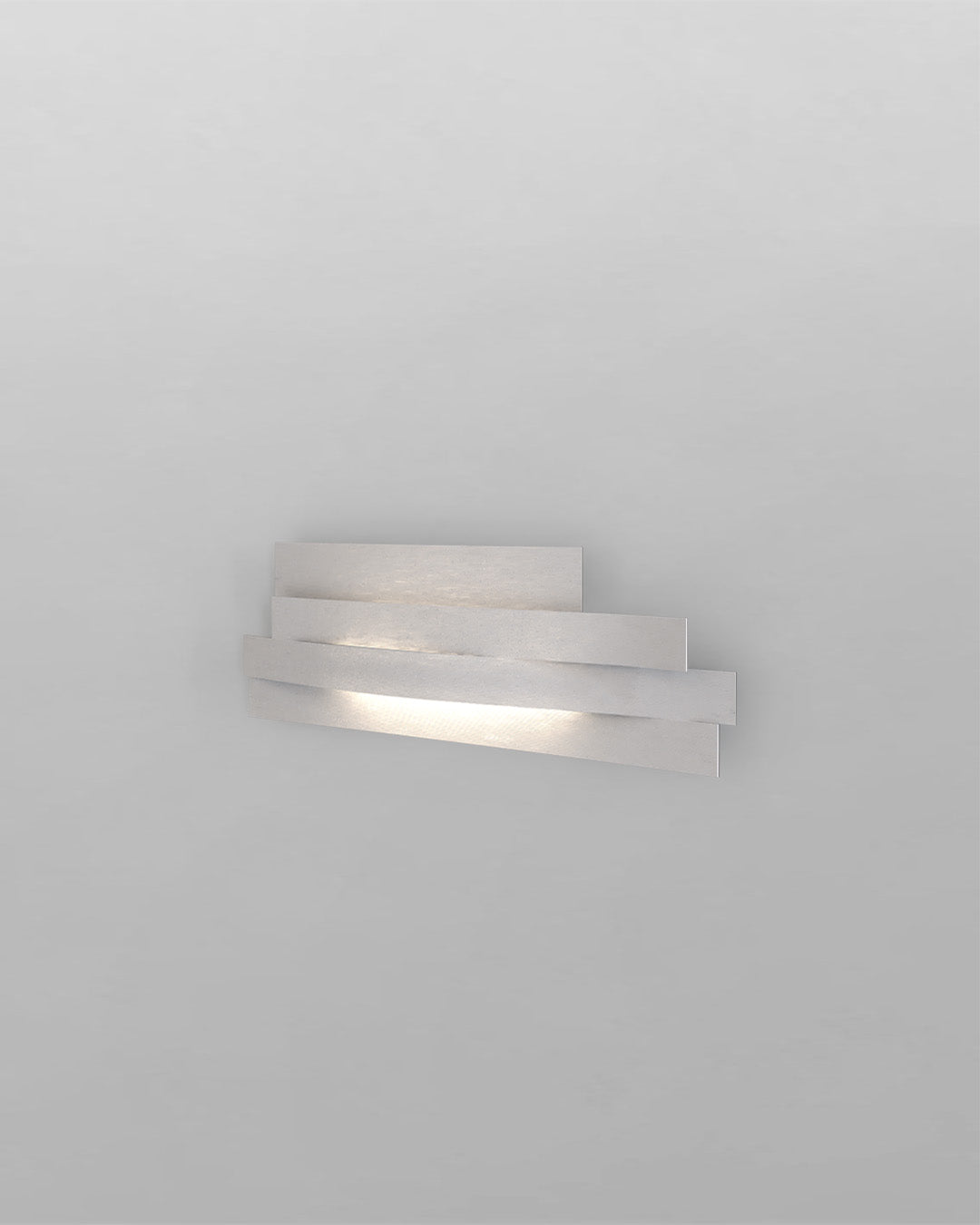 Aplique de pared moderno blanco encendido, diseño minimalista, boutique de iluminación Birot MX