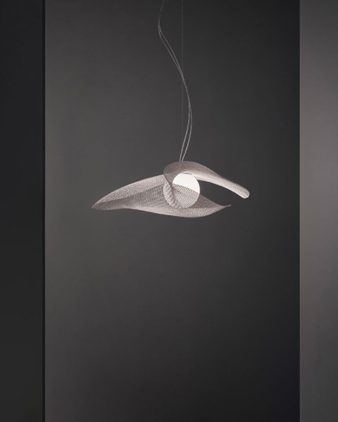 Lámpara colgante moderna de diseño artístico en ambiente minimalista, Birot MX boutique de iluminación