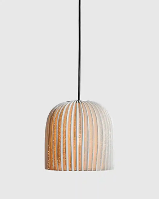 Lámpara colgante moderna blanca, diseño acanalado, iluminación decorativa de interiores.