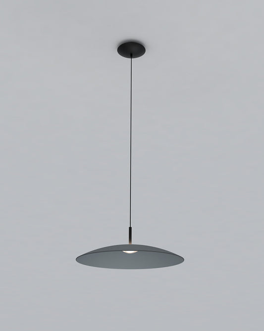 Lámpara colgante  minimalista Vitreo de 60 cm en disco de vidrio ahumado encendida.