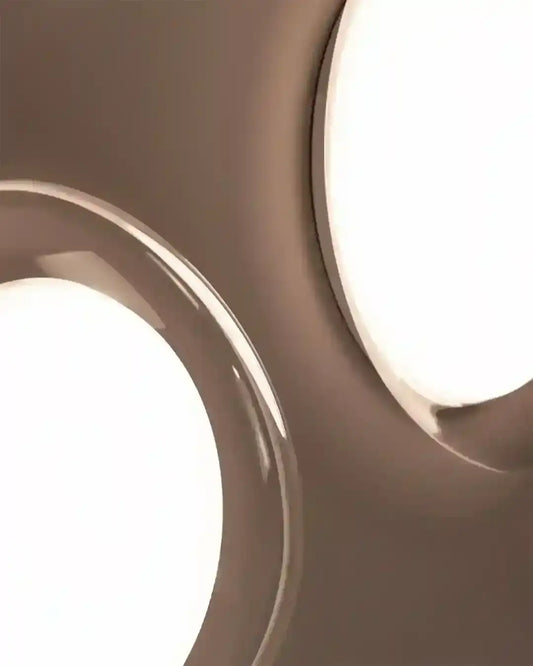 Detalle de lámparas empotradas modernas en Birot MX, boutique de iluminación elegante